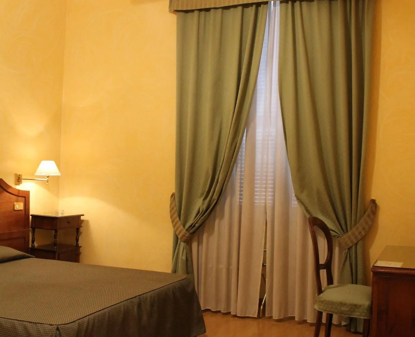 Hotel Fiori Rome