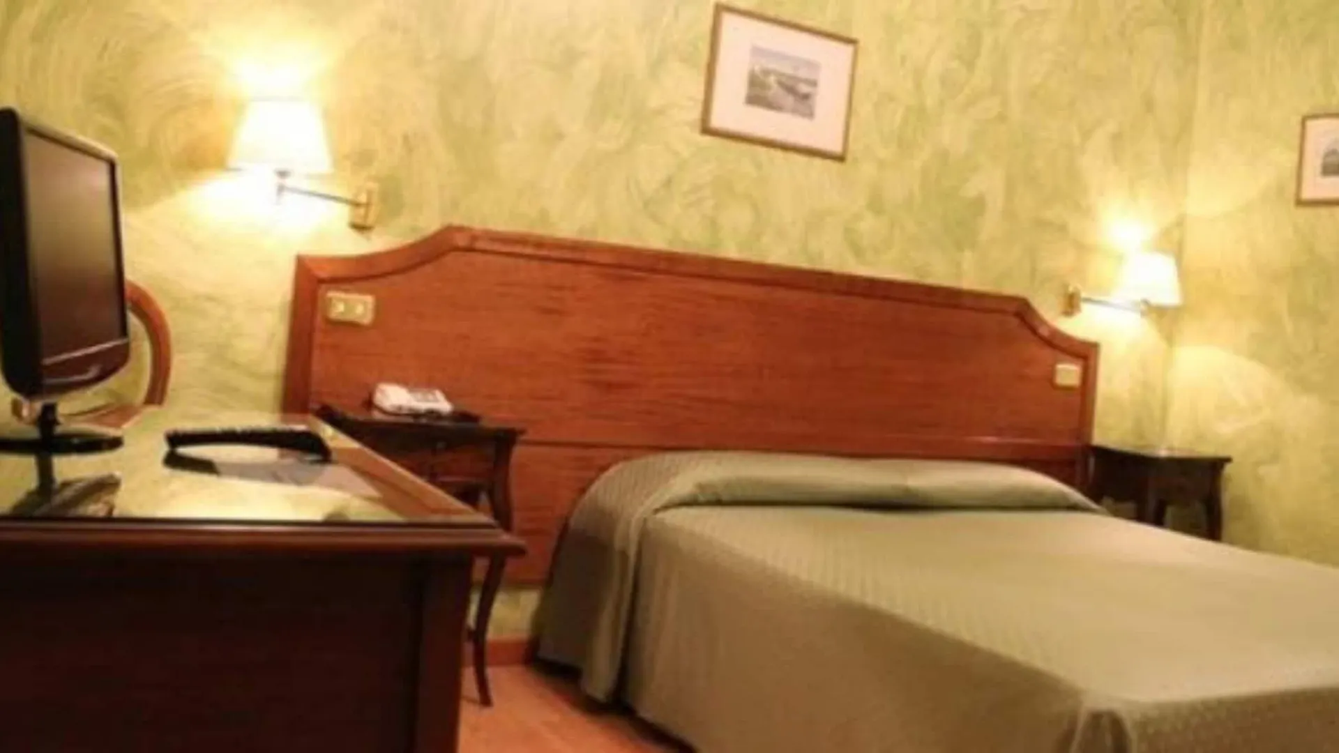 **  Hotel Fiori Rome Italy