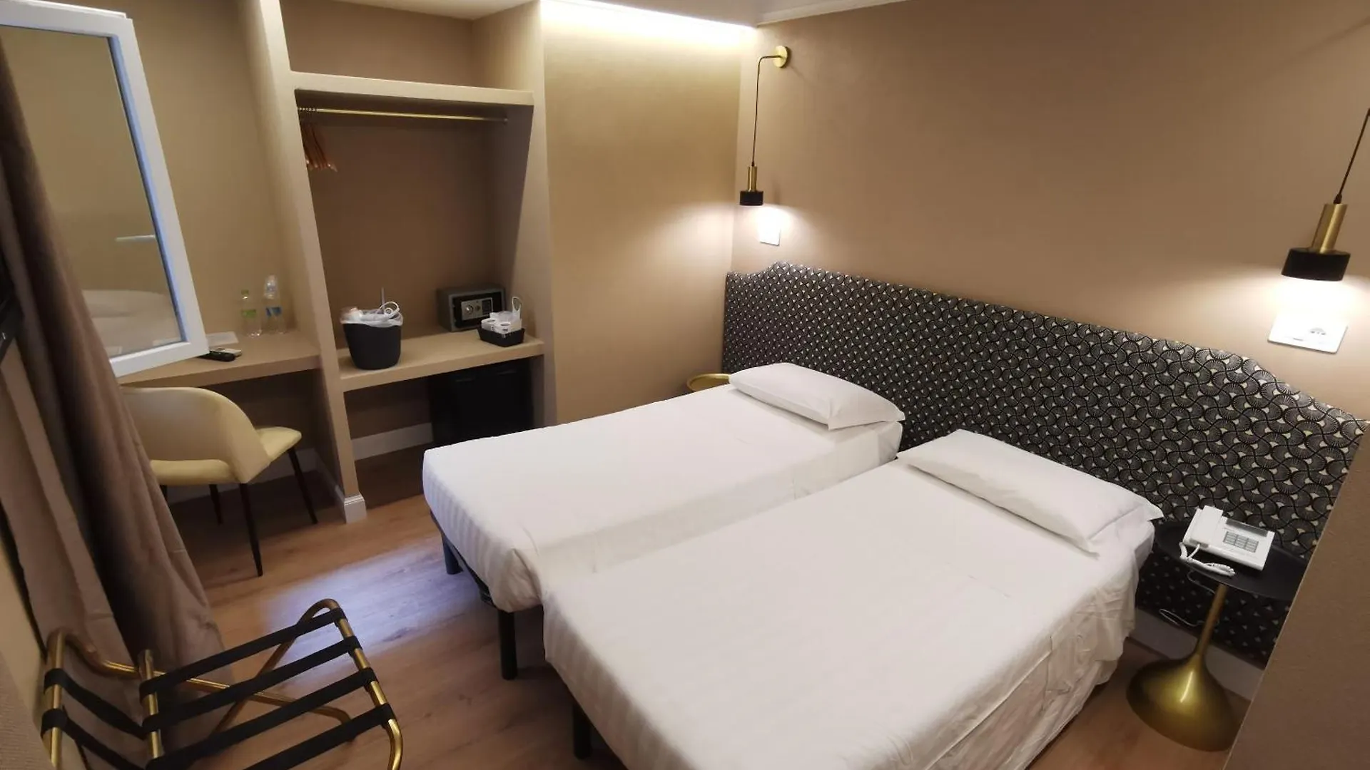Hotel Fiori Rome 2*,  Italy